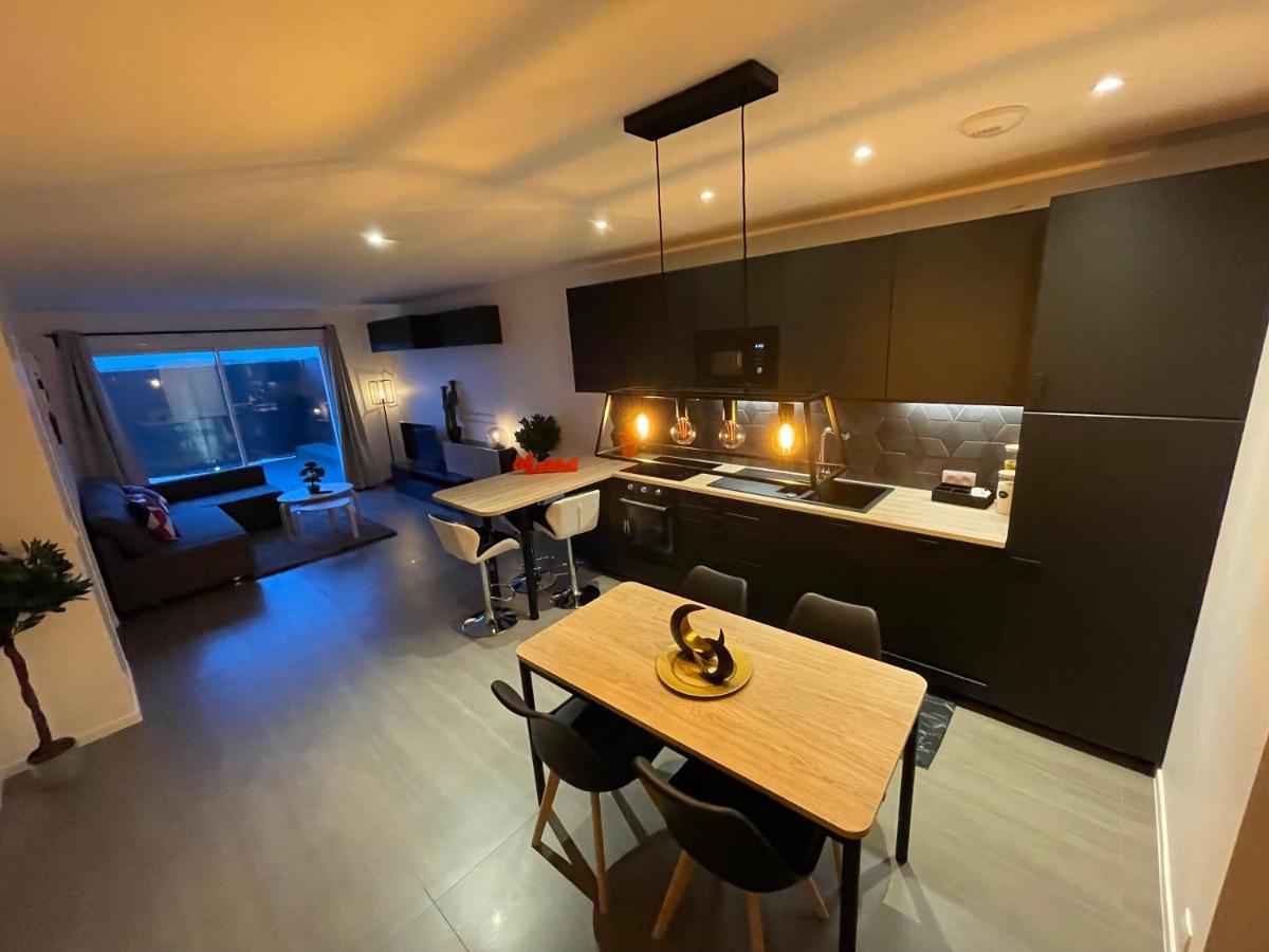 Gold Cocoon T3 74M2 Proche Centre Ville Villejust Bagian luar foto
